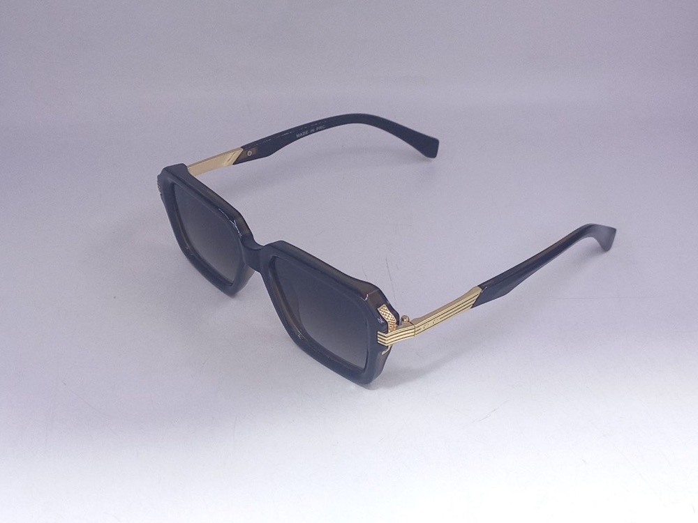 Lunettes carrées écaille – branches dorées