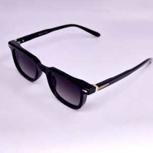 Lunettes carrées noires – détails dorés