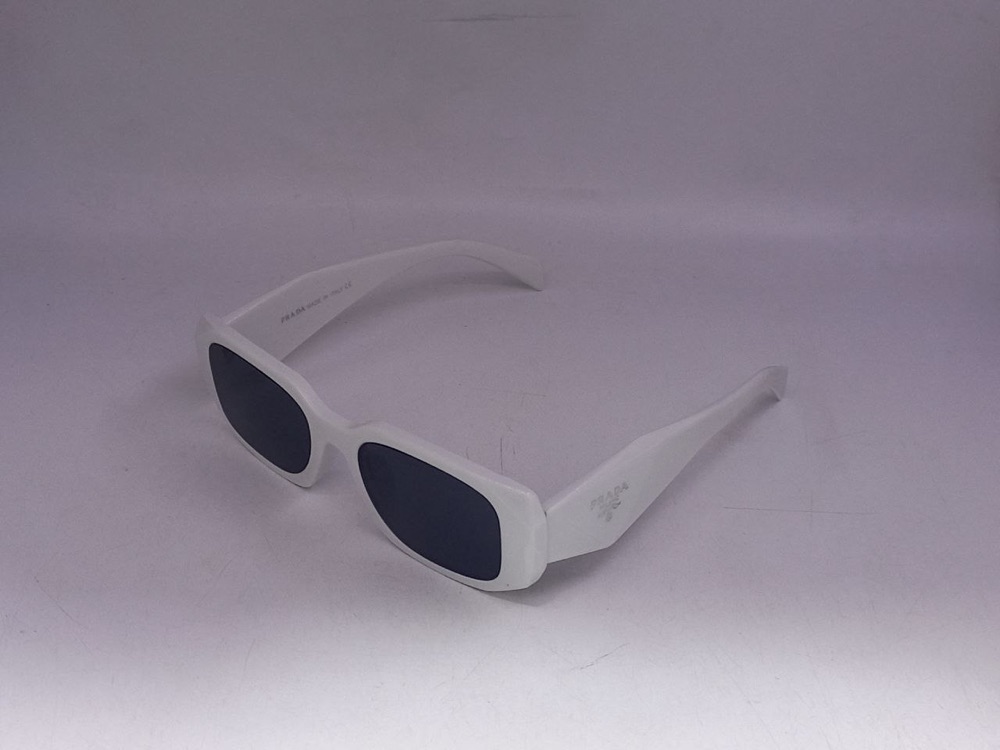 Lunettes rectangulaires blanches – verres noirs