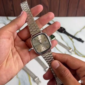 Montre carrée acier – cadran champagne