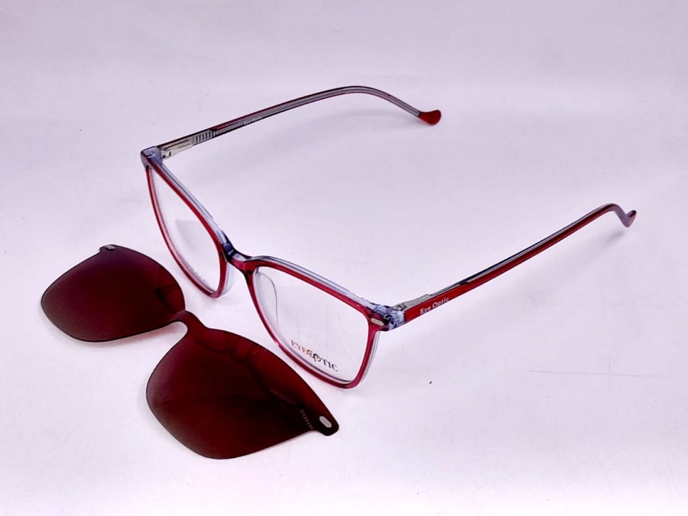 Monture rouge transparente + clip solaire